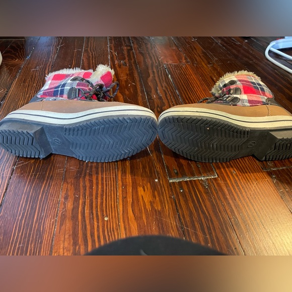 Boots - Picture 3 of 3